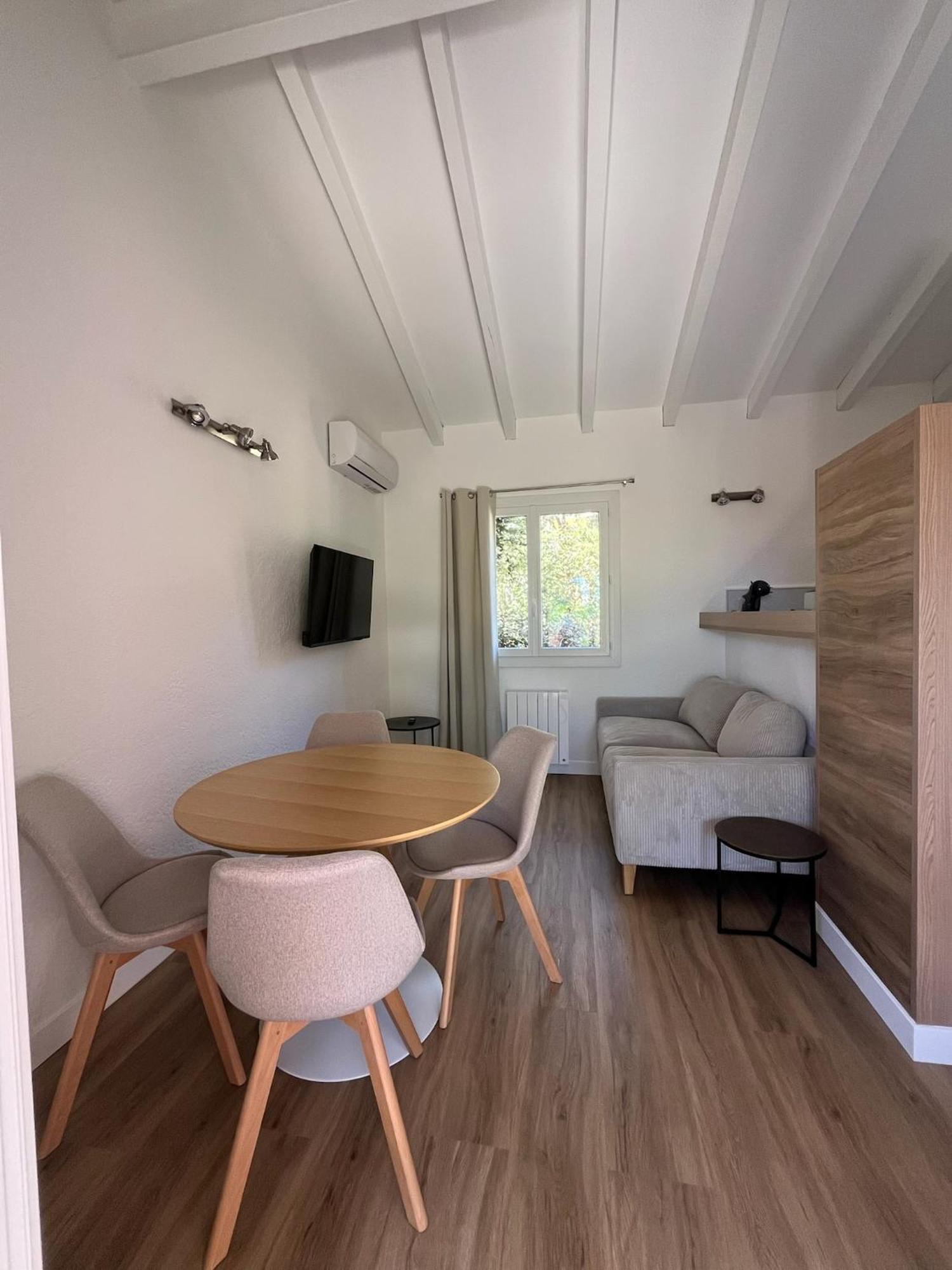 Les Cigales Holiday park 3*